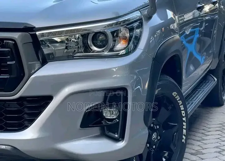 Toyota Hilux Revo Double Cab Deisel 2.4 AWD 2019 Silver