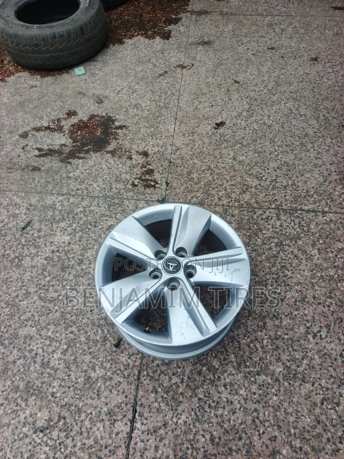 Original Toyota Harrier Rim Size 17 Inch.