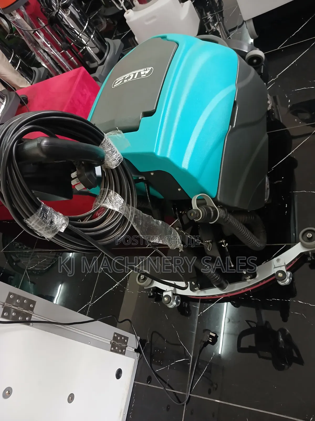 Floor Scrubber Dryer Machine
