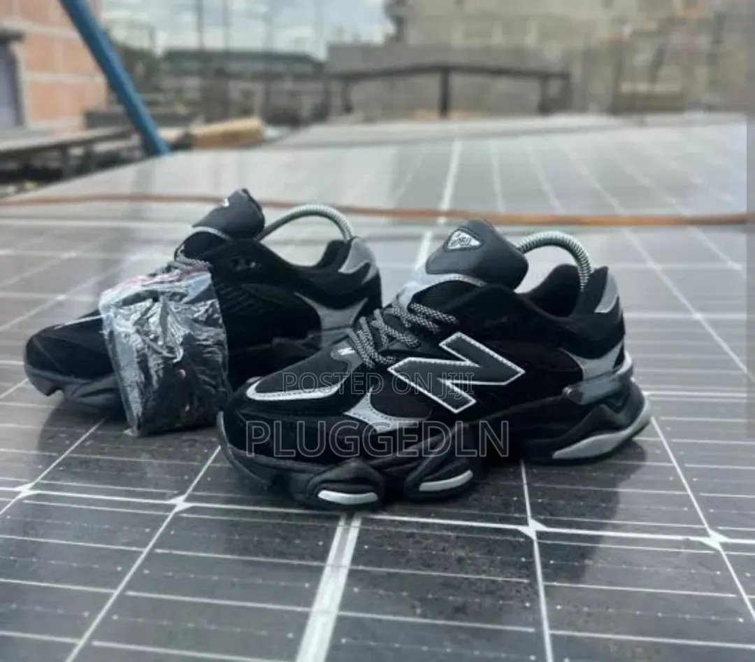 New Balance 9060 Black and Silver .