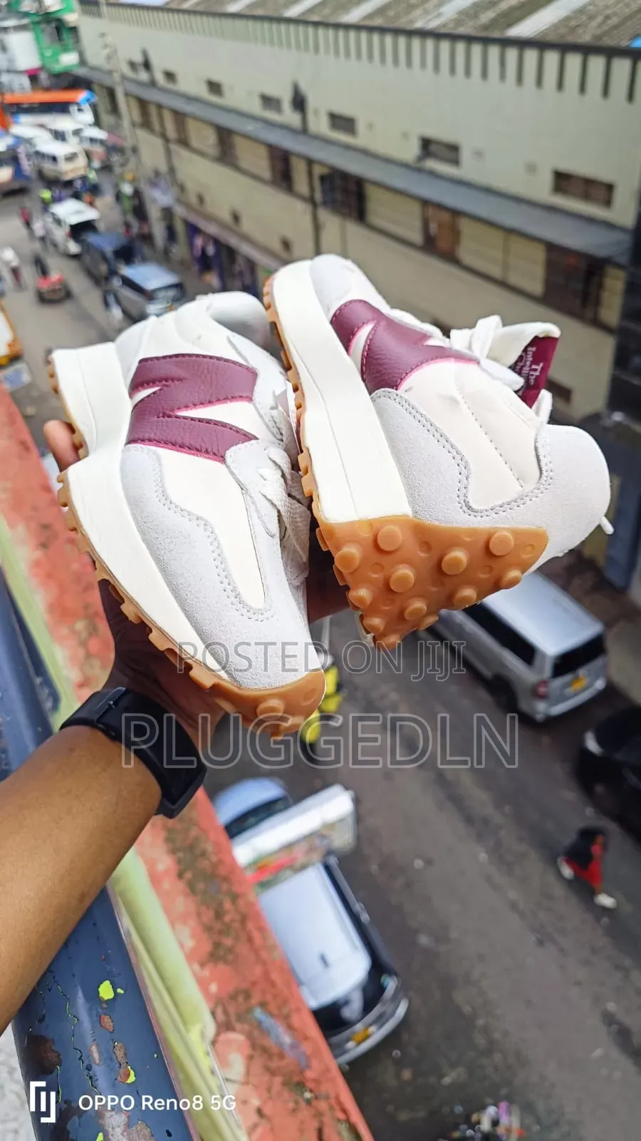 New Balance 327 Off-White Sneakers