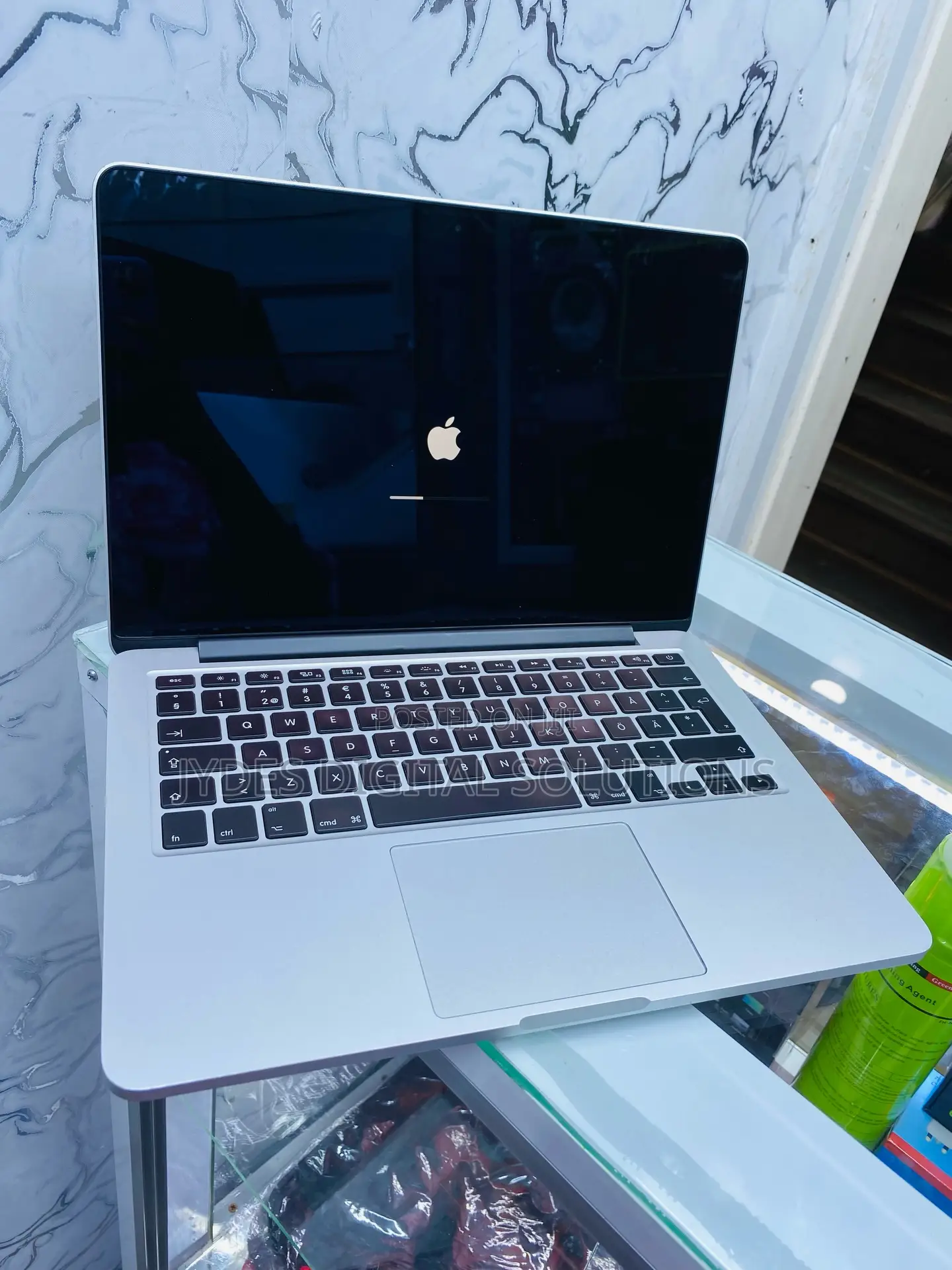 Laptop Apple MacBook Pro 2015 8GB Intel Core i7 SSD 256GB