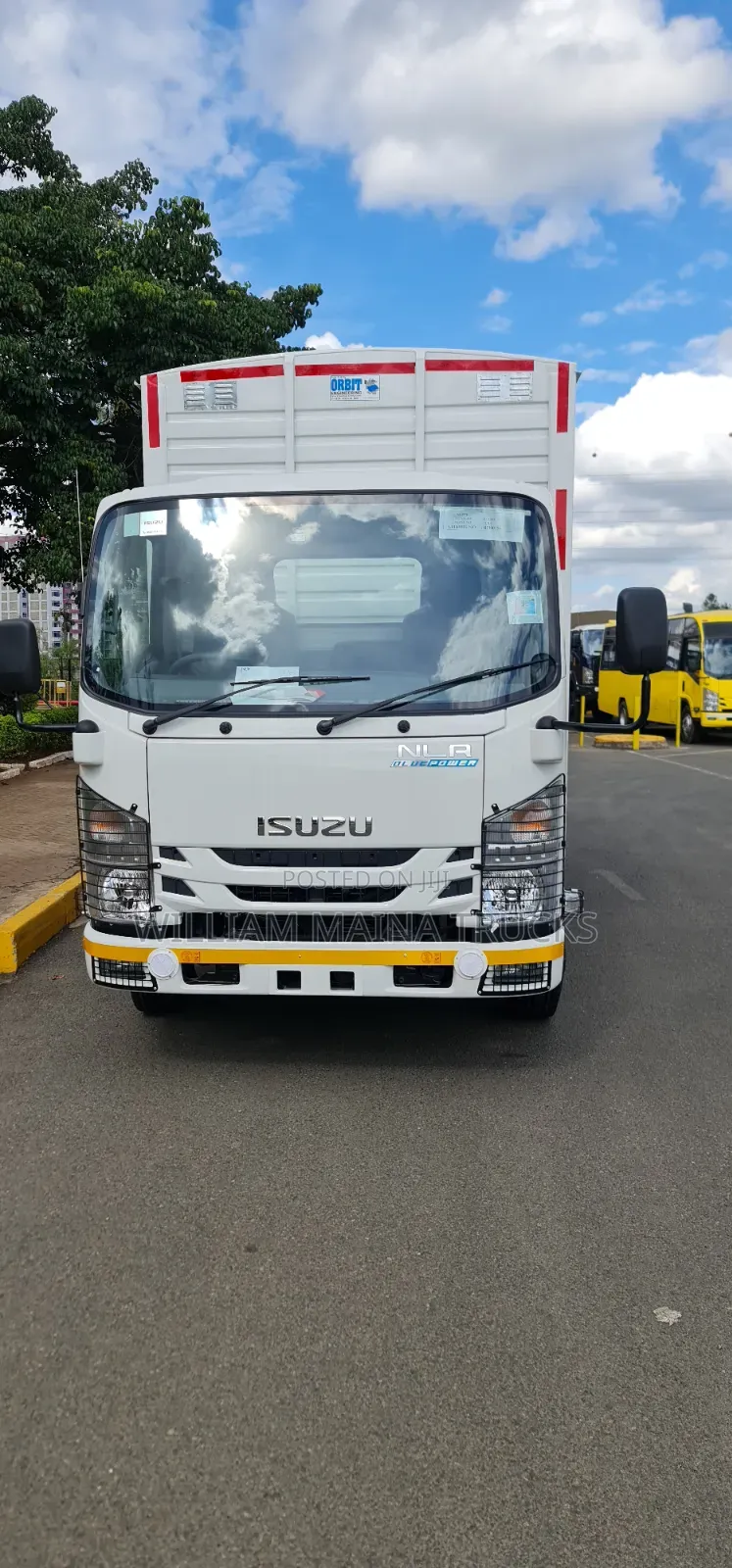 Isuzu NLR 2026 White