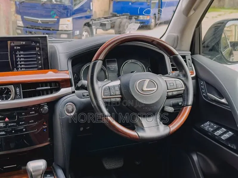 Lexus LX 570 (5 seats) AWD 2018 Matt Black