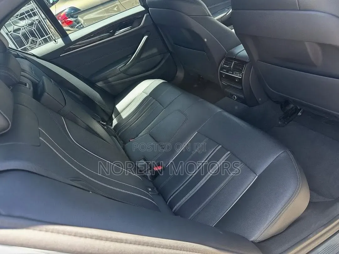 BMW 530i 2021 Blue