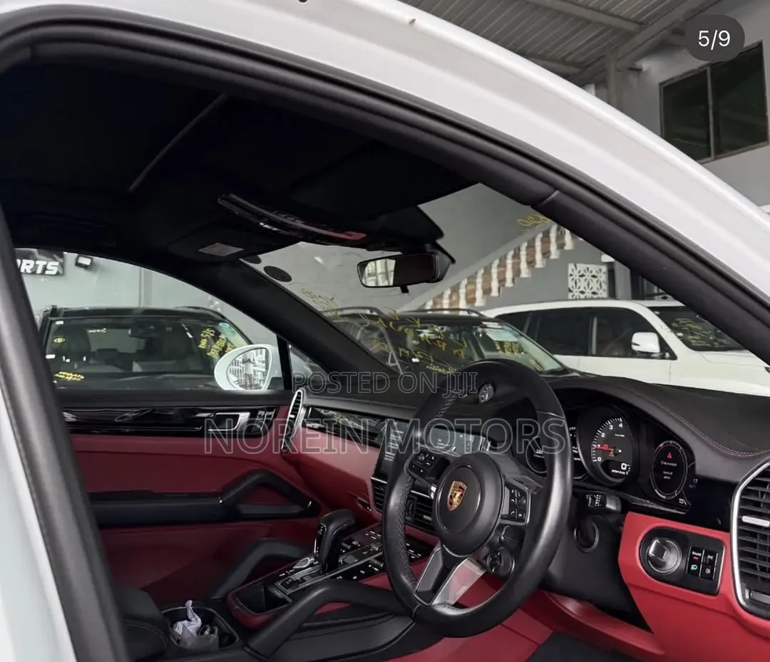 Porsche Cayenne 2021 White