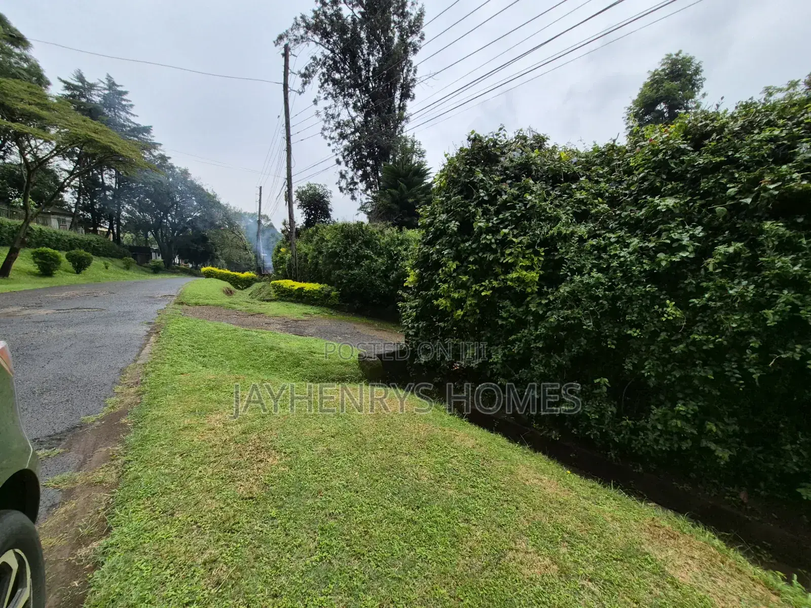 1 Acre Plot for Sale in Thigiri