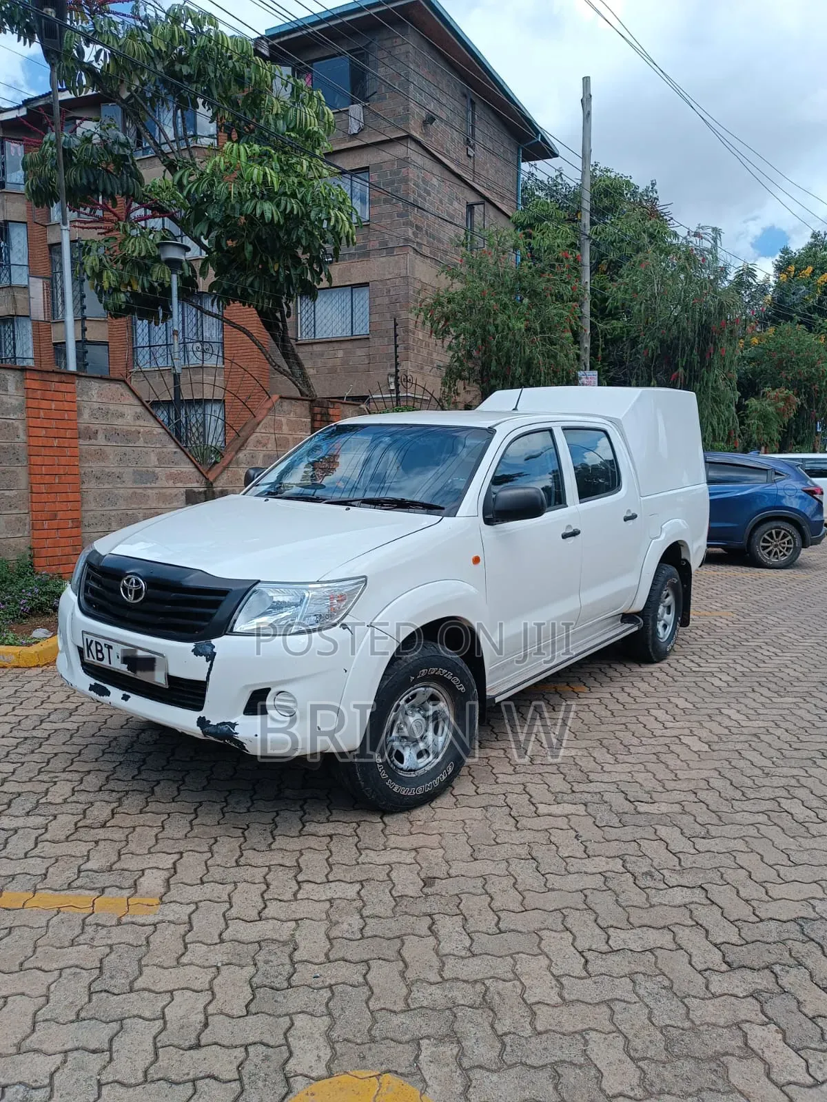 Toyota Hilux 2012 White