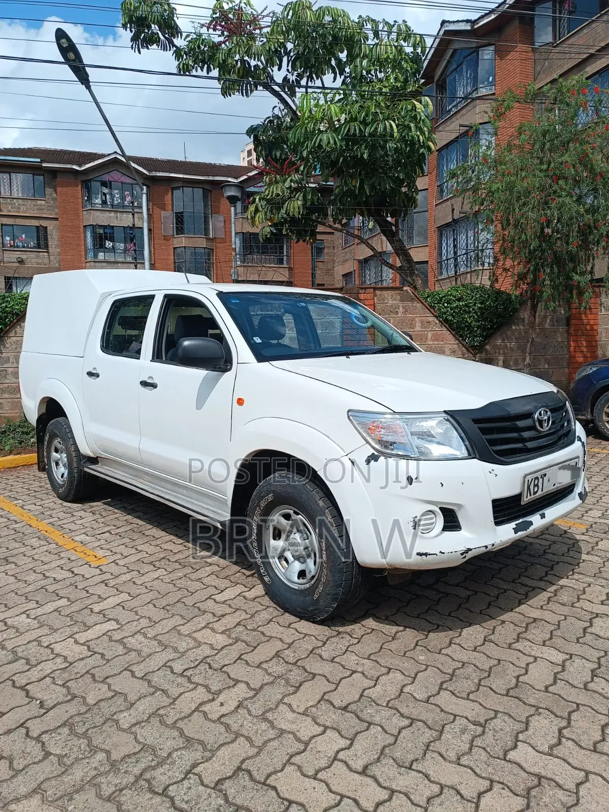 Toyota Hilux 2012 White