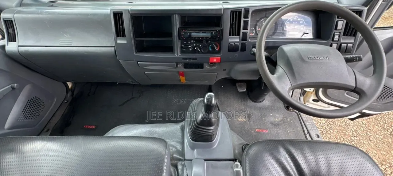 Isuzu NQR 2022 White