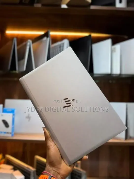Laptop HP EliteBook 830 G8 16GB Intel Core i7 SSD 512GB