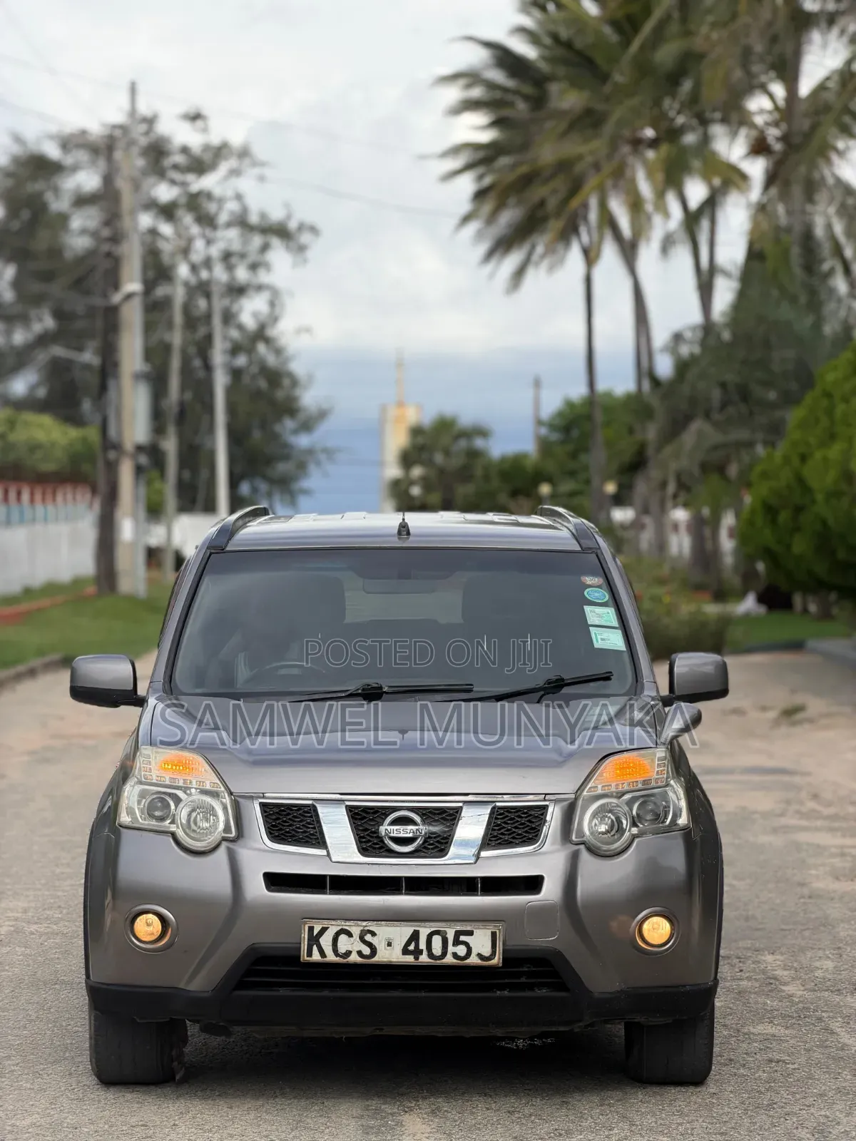 Nissan X-Trail 2.0 Petrol FWD 2013 Gray