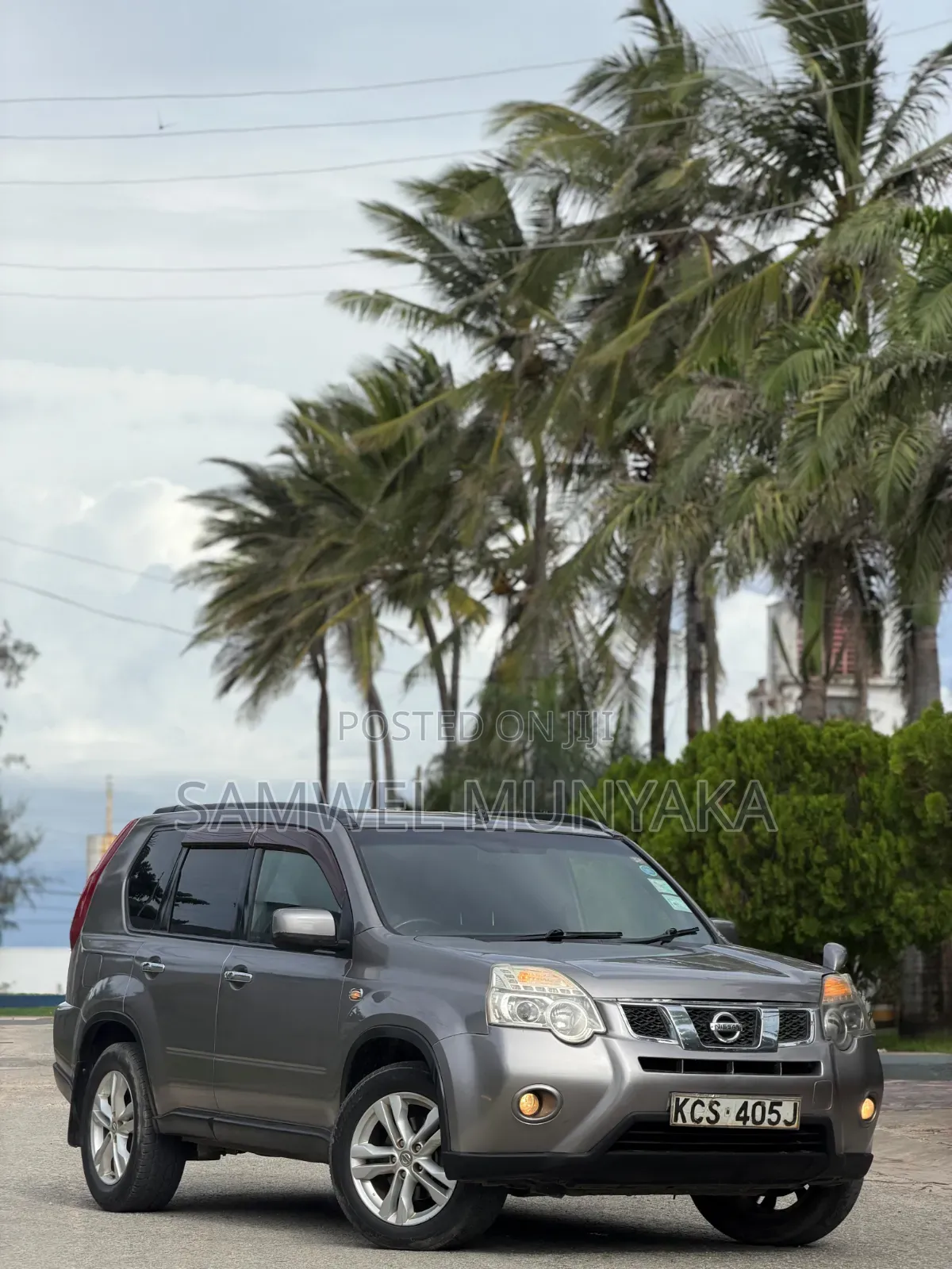 Nissan X-Trail 2.0 Petrol FWD 2013 Gray
