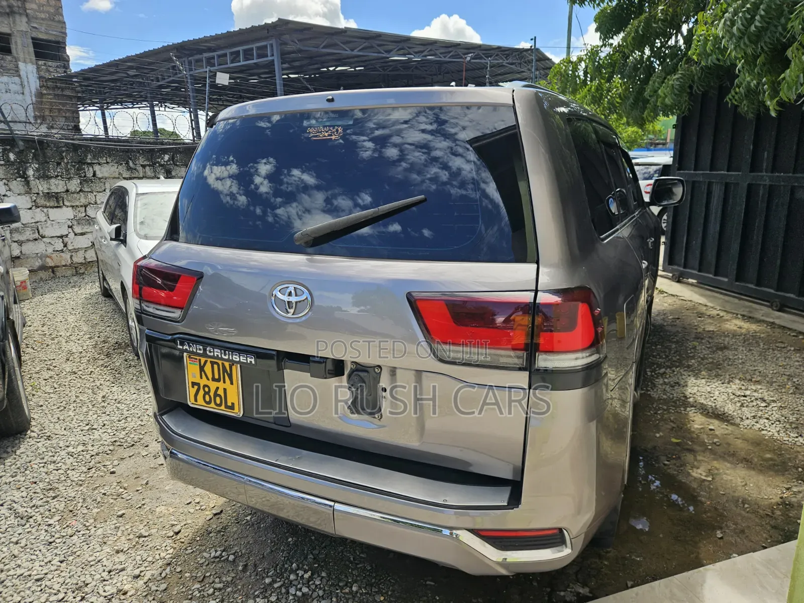 Toyota Land Cruiser 2012 Gold