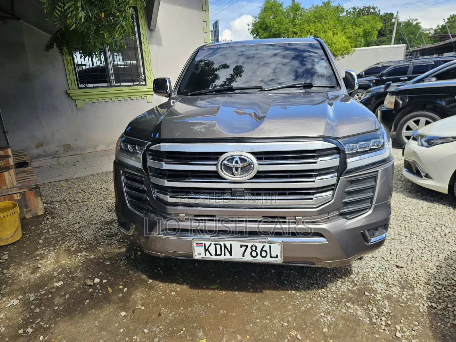 Toyota Land Cruiser 2012 Gold