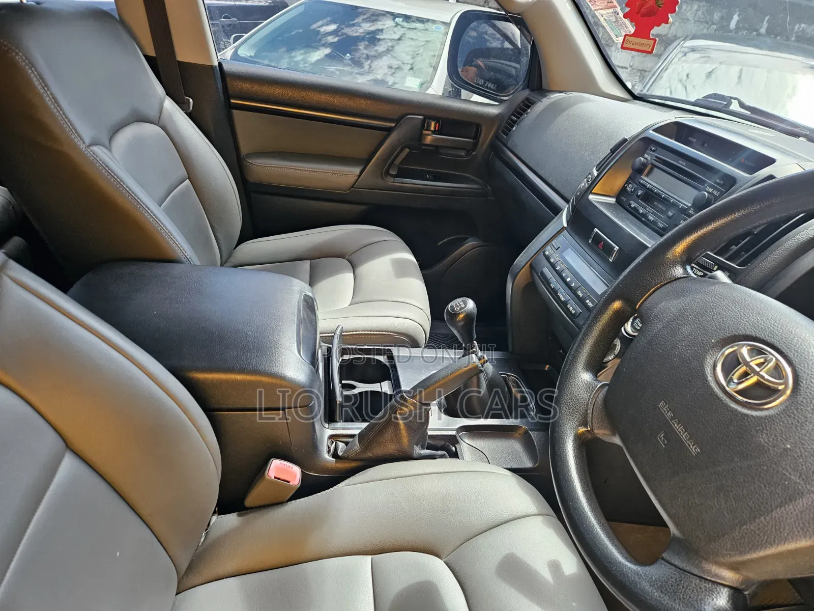 Toyota Land Cruiser 2012 Gold
