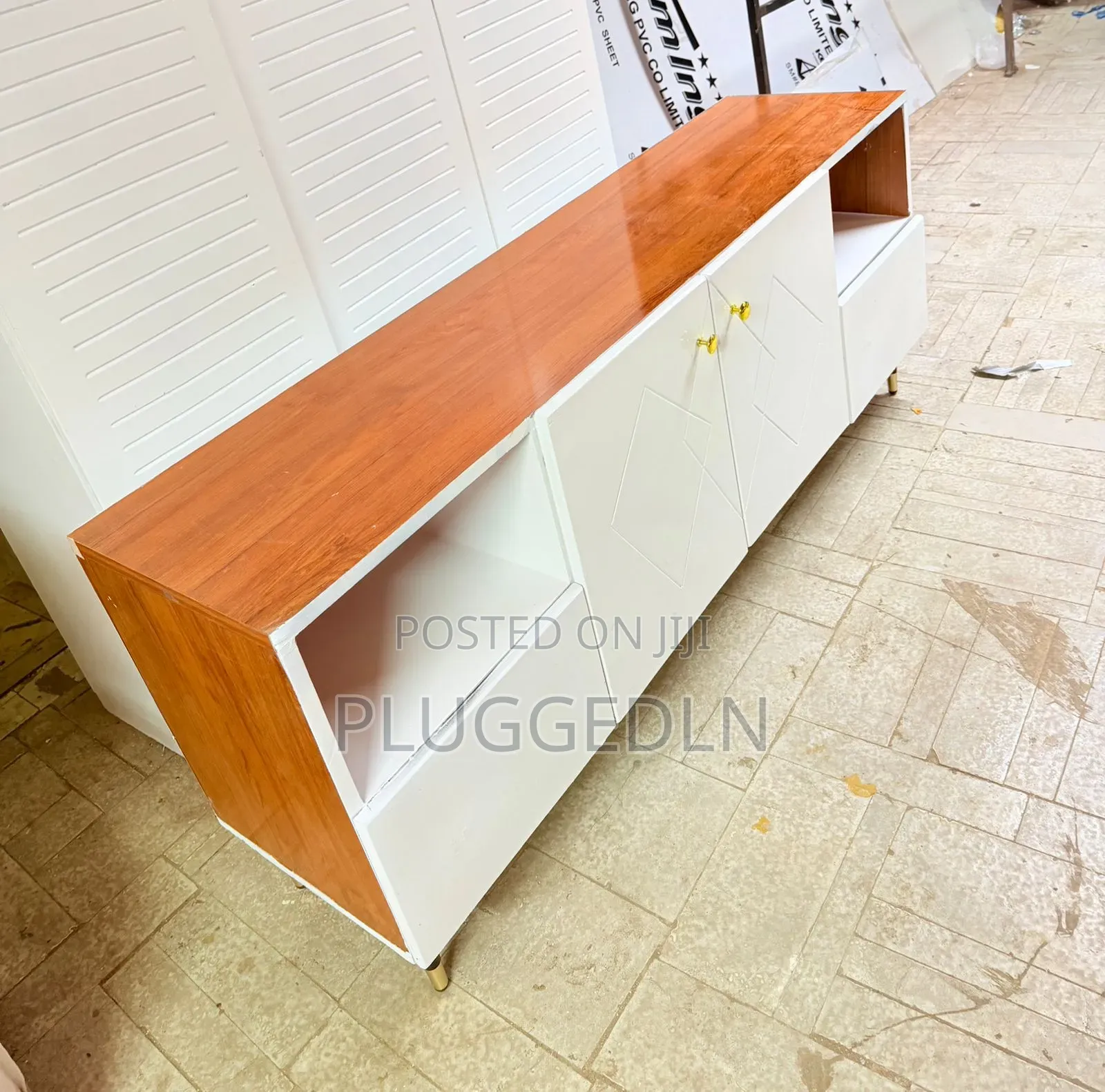 Executive Tv Stands