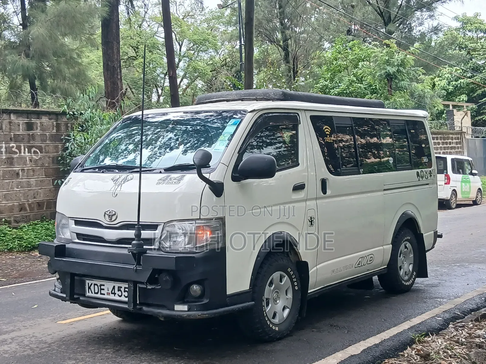 Toyota Regius 2013 White