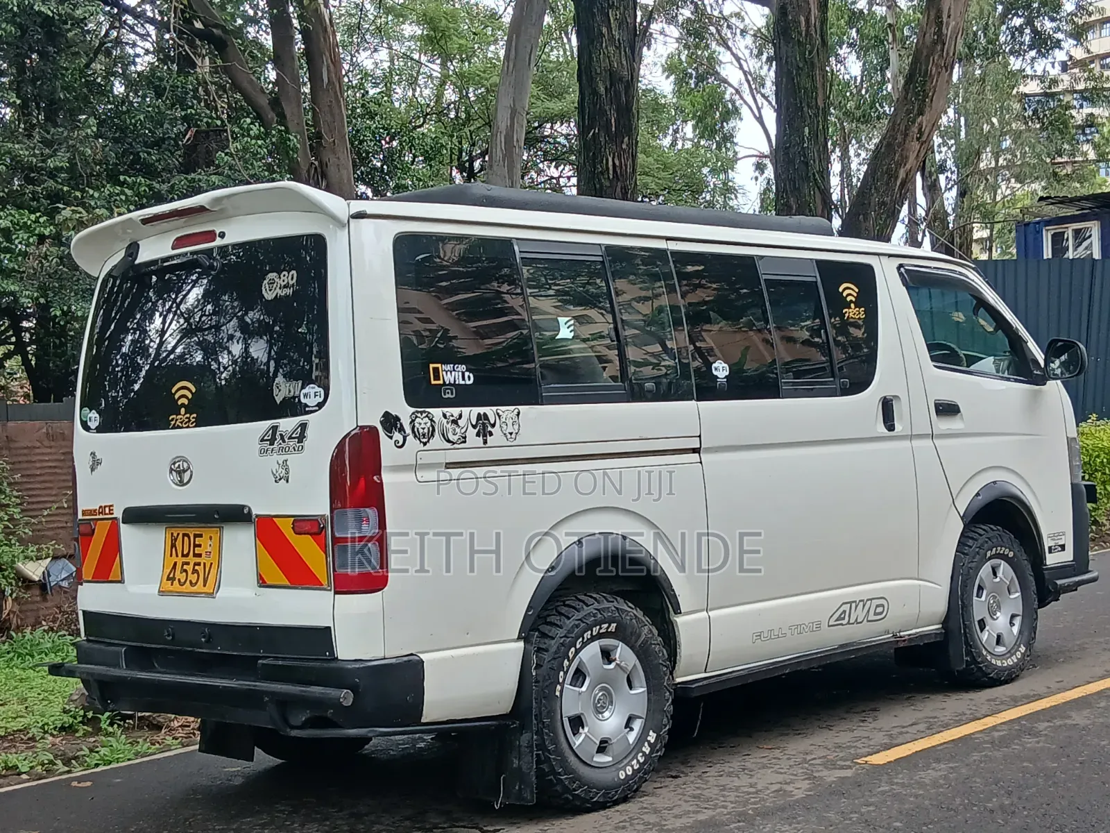 Toyota Regius 2013 White