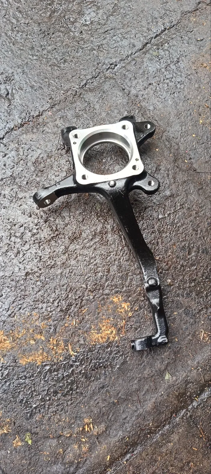 Revolution Steering Knuckles.