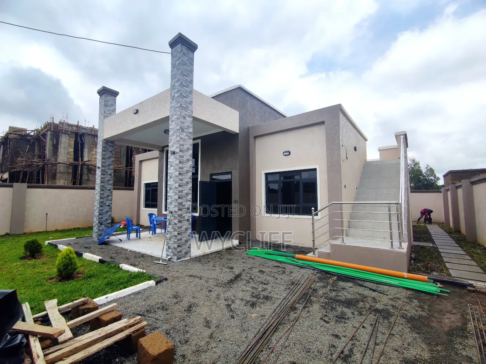 3bdrm Bungalow in Karai for sale
