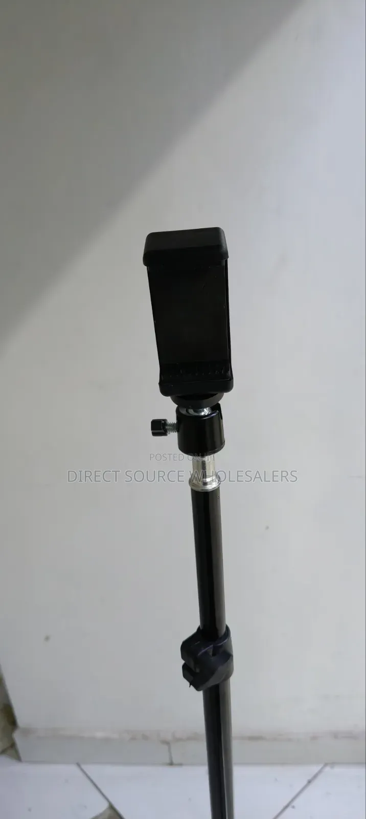 Professional Camera Tripod Stand – Portable Lightweight
