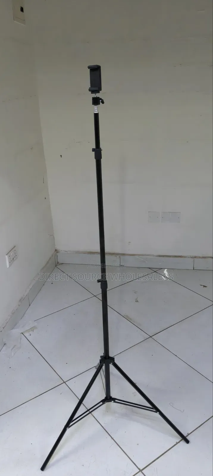 Professional Camera Tripod Stand – Portable Lightweight