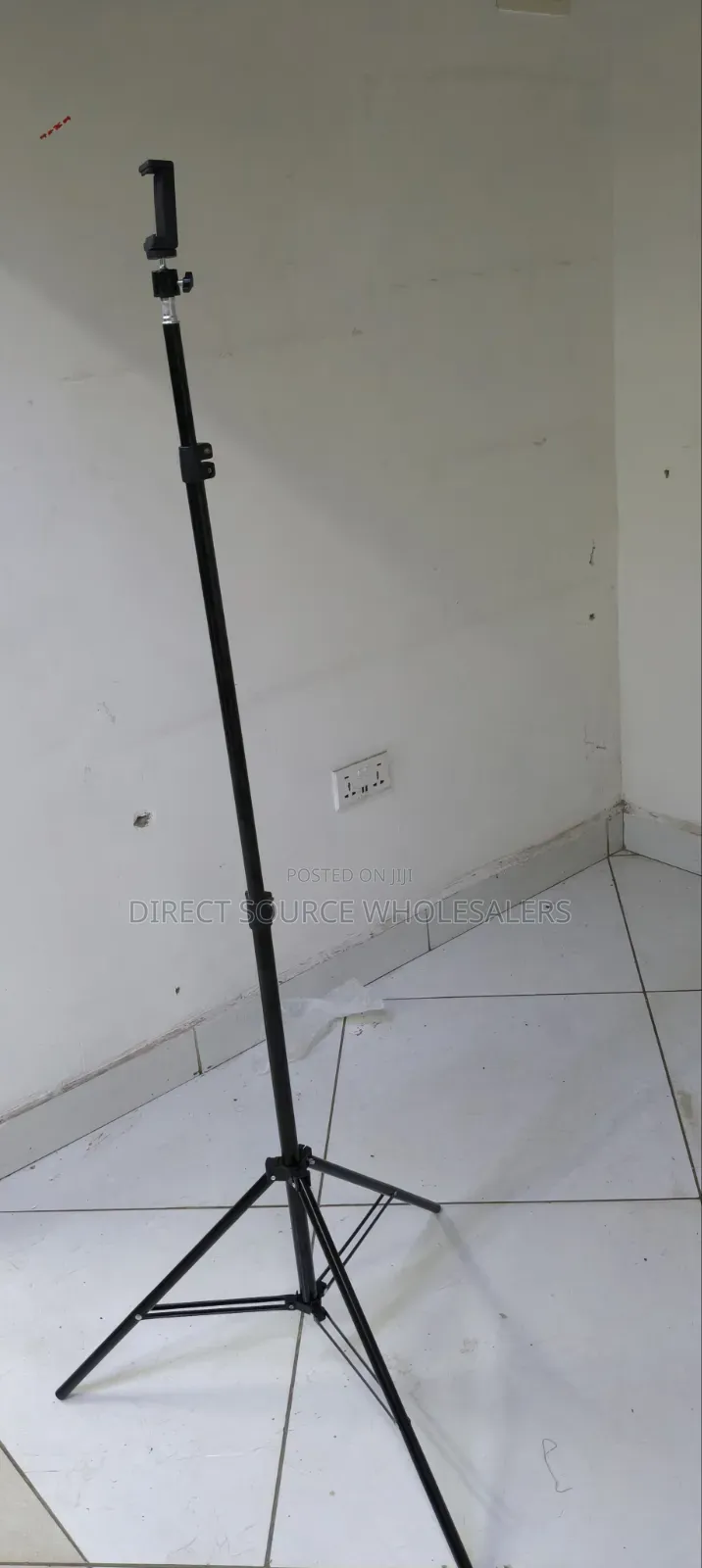 Foldable Tripod Stand – Ideal for Photography Content Creation