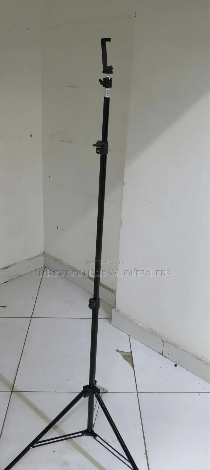 This Tripod Stand Gives You Stable, Professional Shots