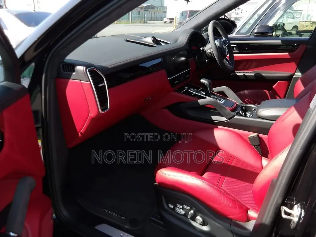 Porsche Cayenne 2020 Black