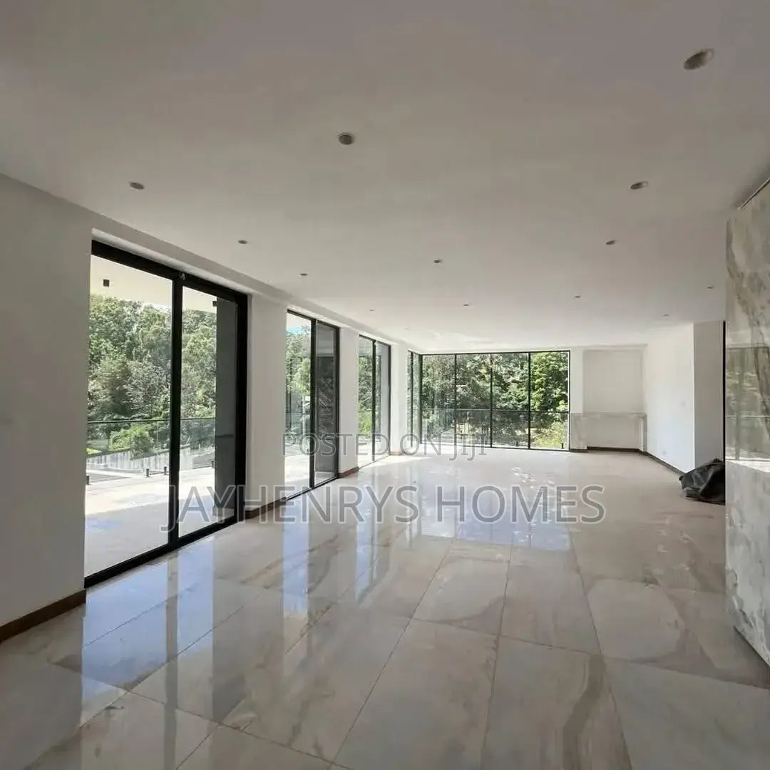 5bdrm House in Nyari for sale
