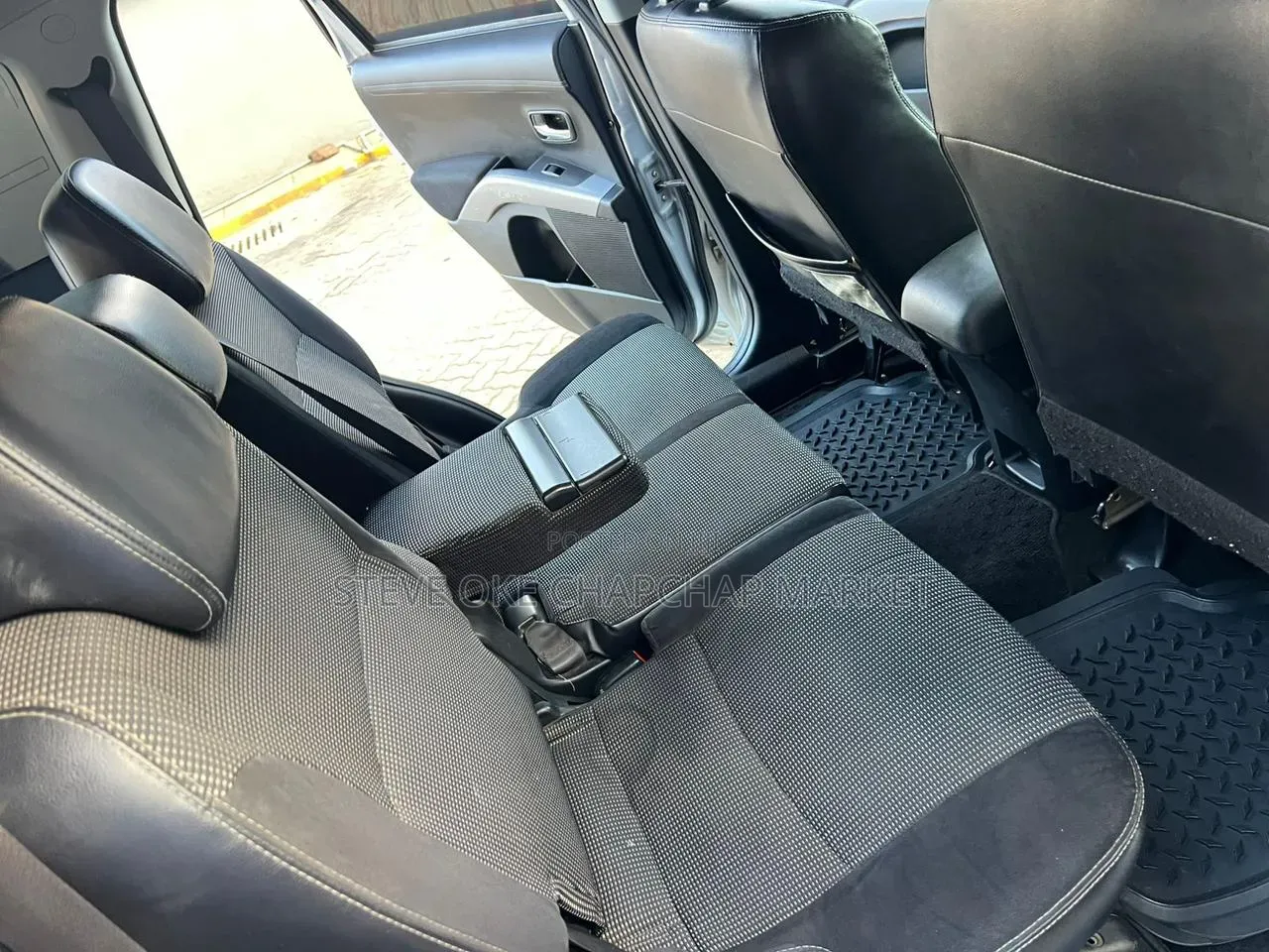 Mitsubishi Outlander 2010 Silver