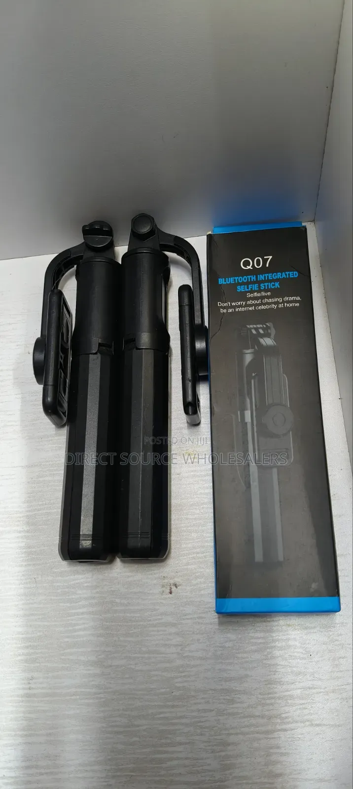 Q07 Bluetooth Selfie Stick – Extendable With Tripod Stand