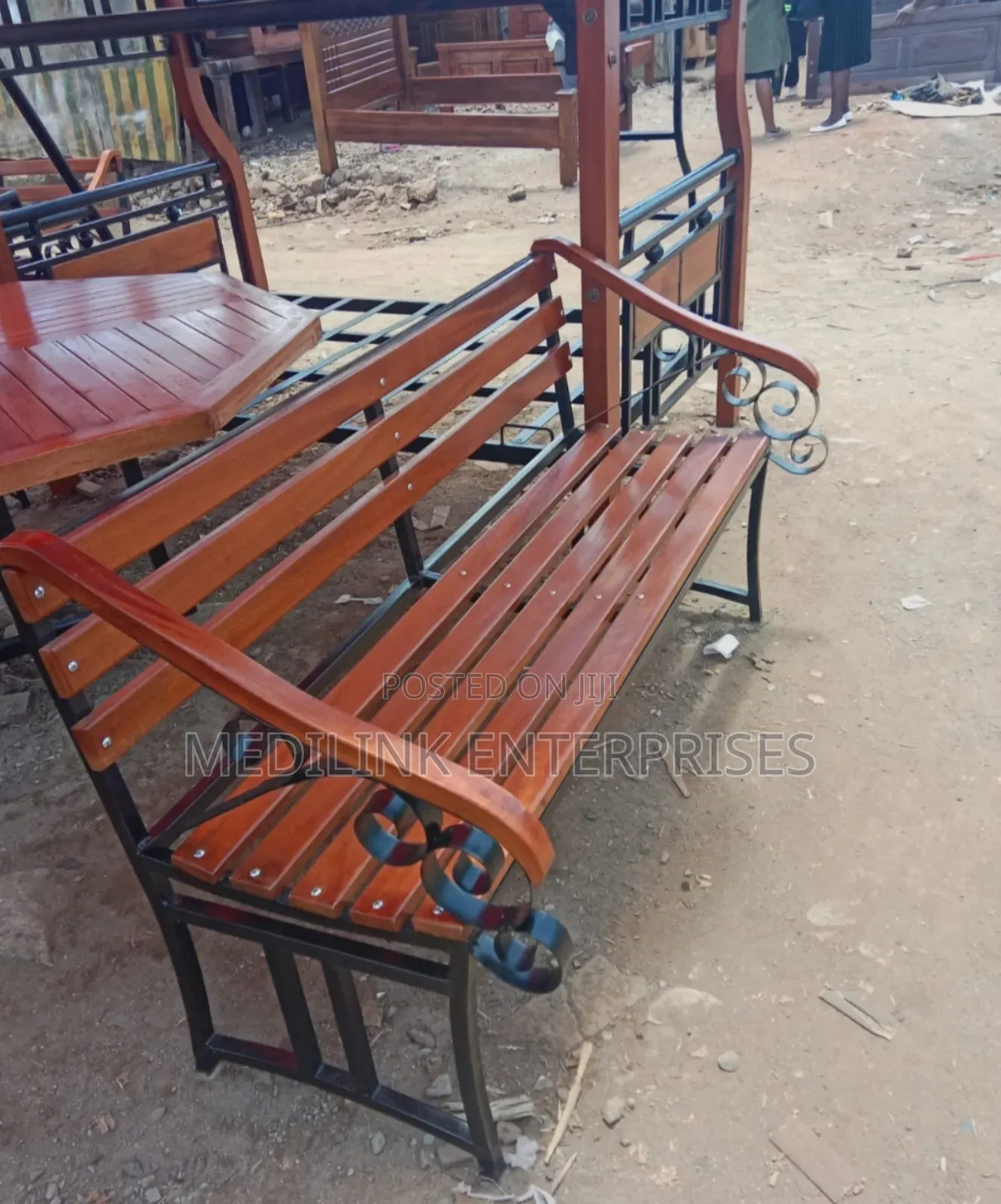 5ft Modern Outdoor Mahogany Vanish Bench