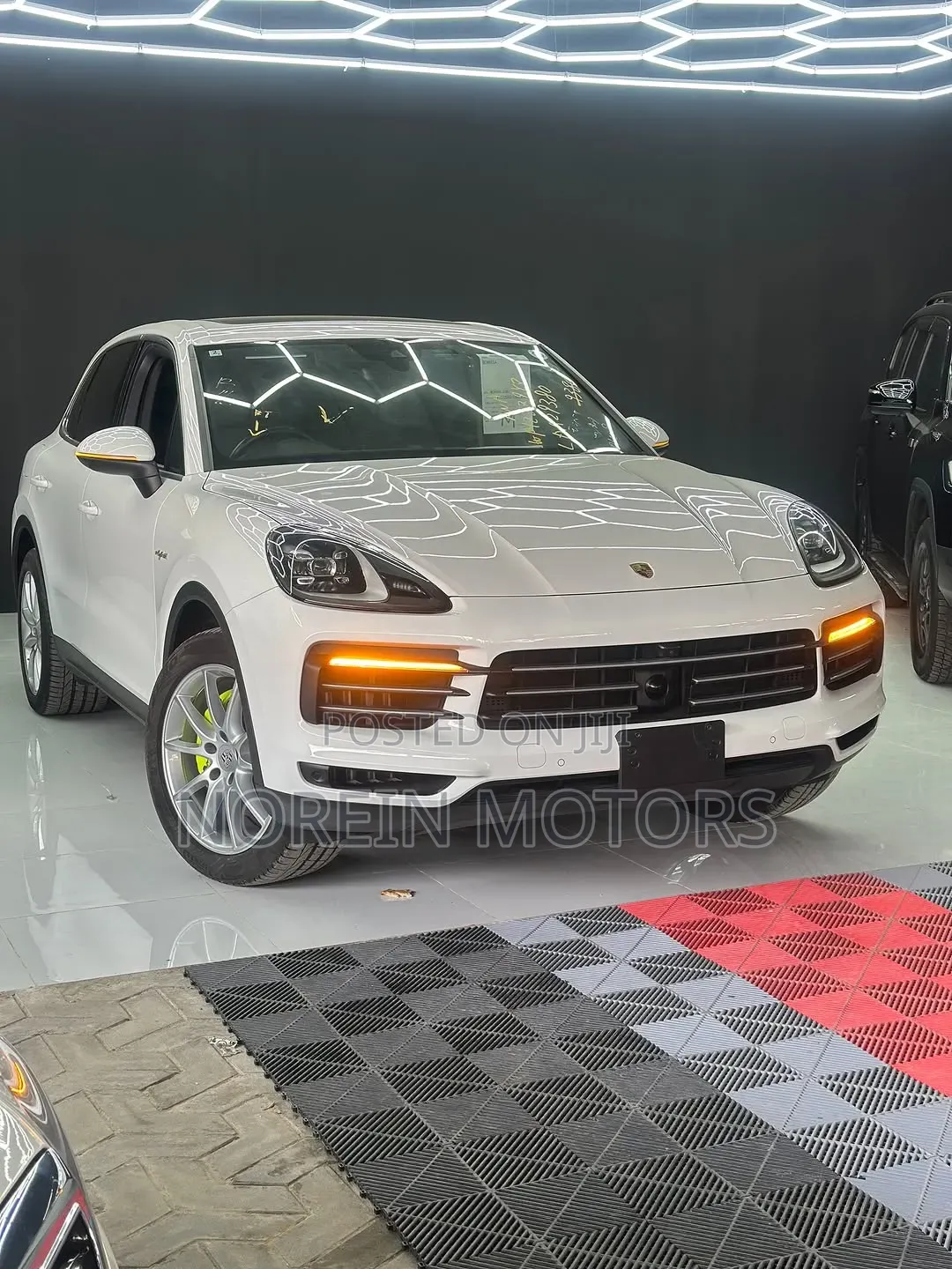 Porsche Cayenne 2019 White