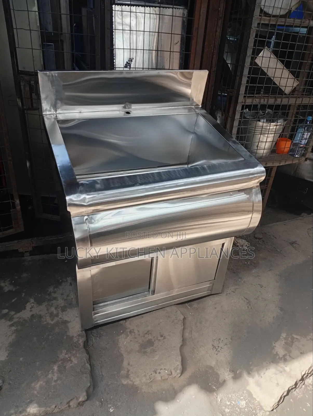Quality Stainless Steel Scrub Sink.