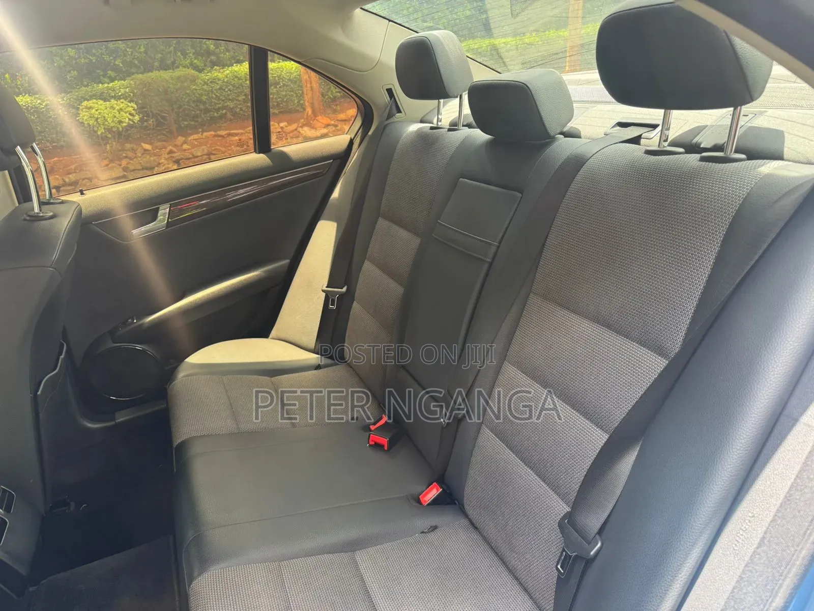 Mercedes-Benz C200 2011 Blue