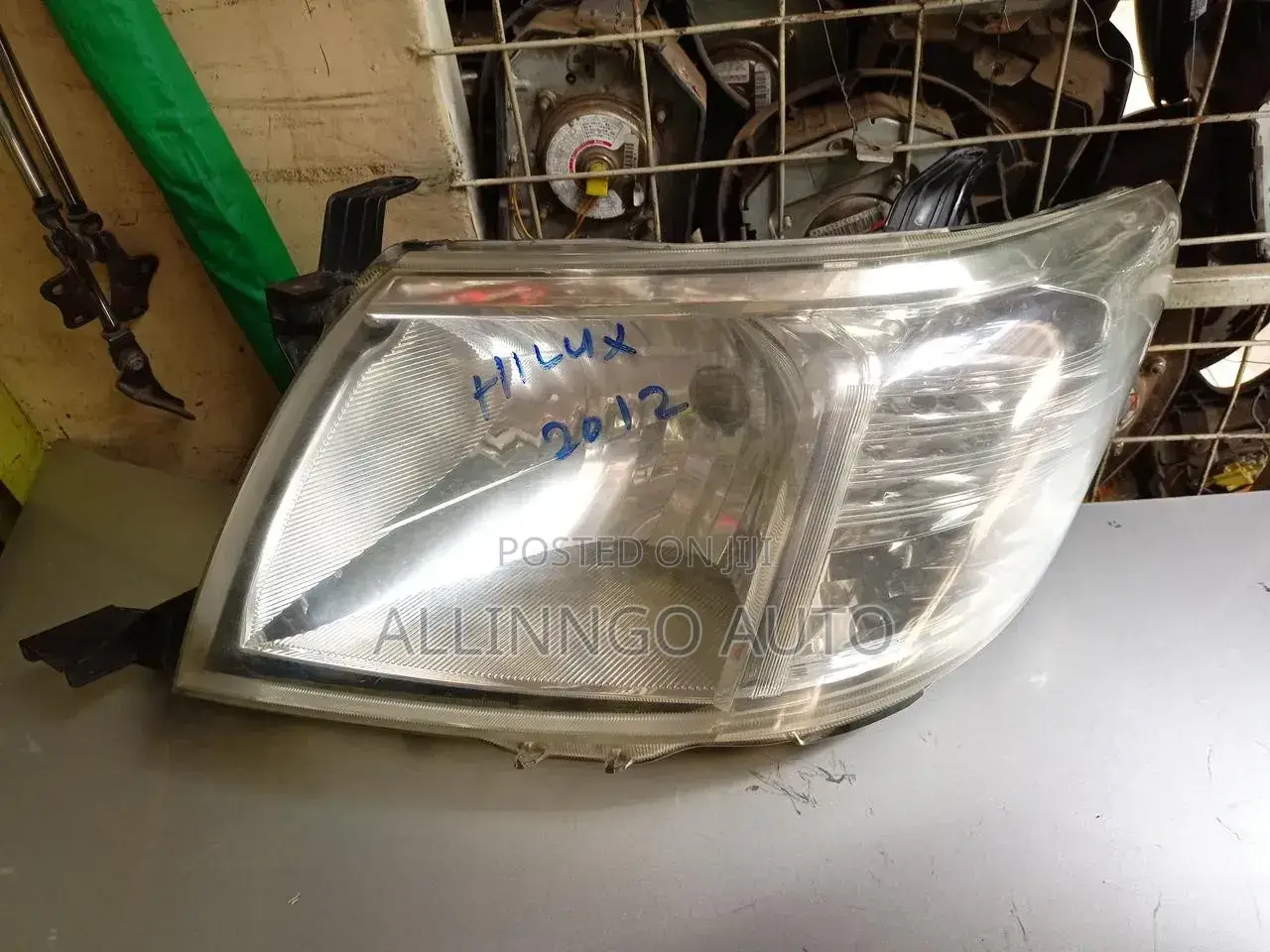 Toyota Hilux 2012 Headlight