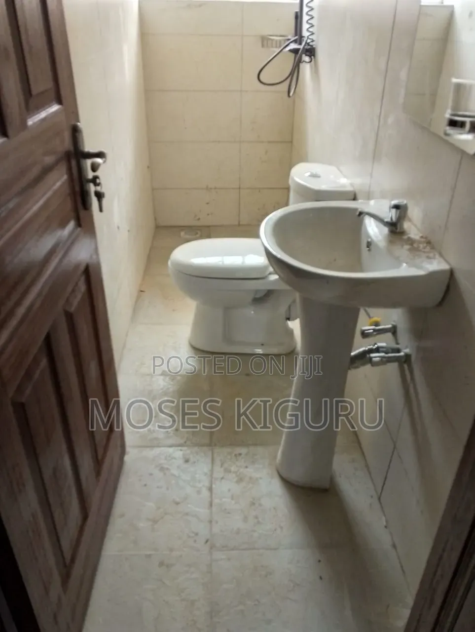 3bdrm Bungalow in Kenyatta Road for rent