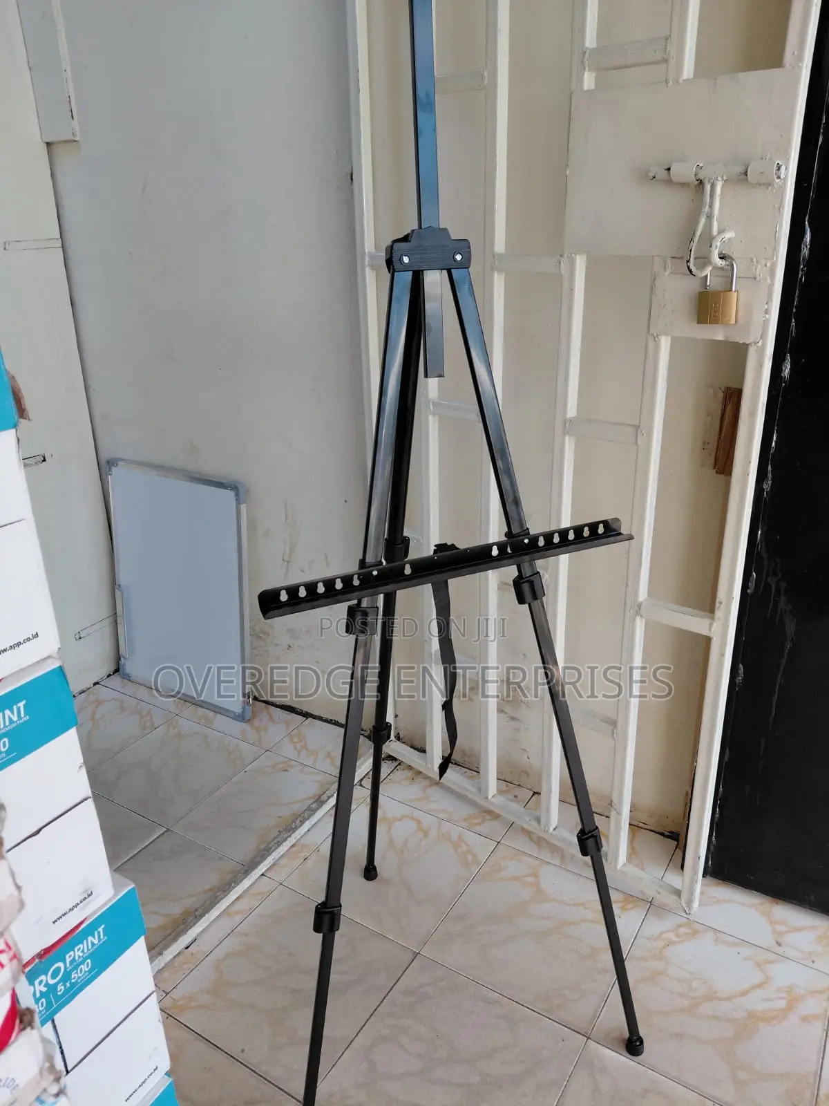 Easel Stand for Drawing and Paintings