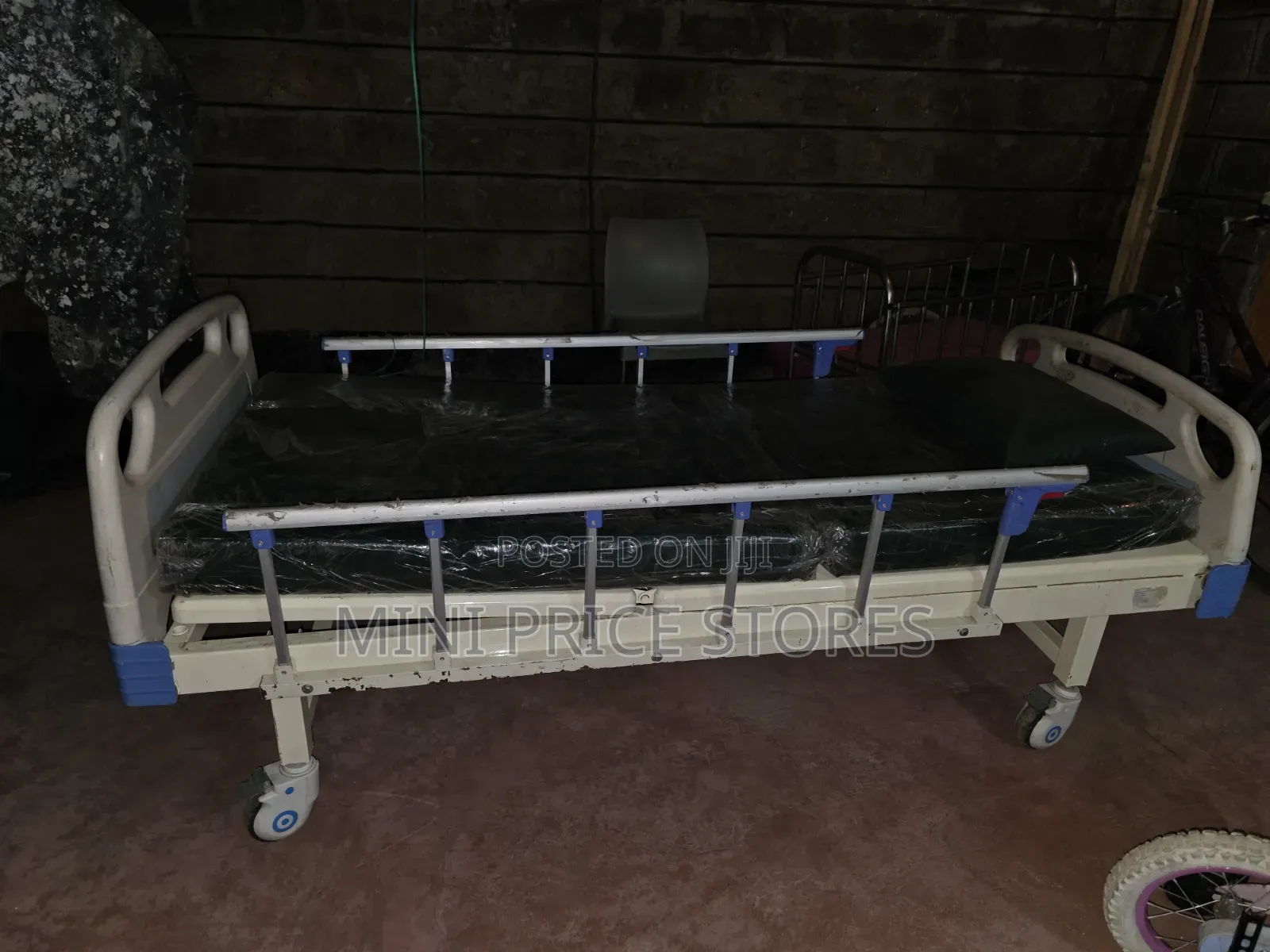 Single Crank Hospital Bed