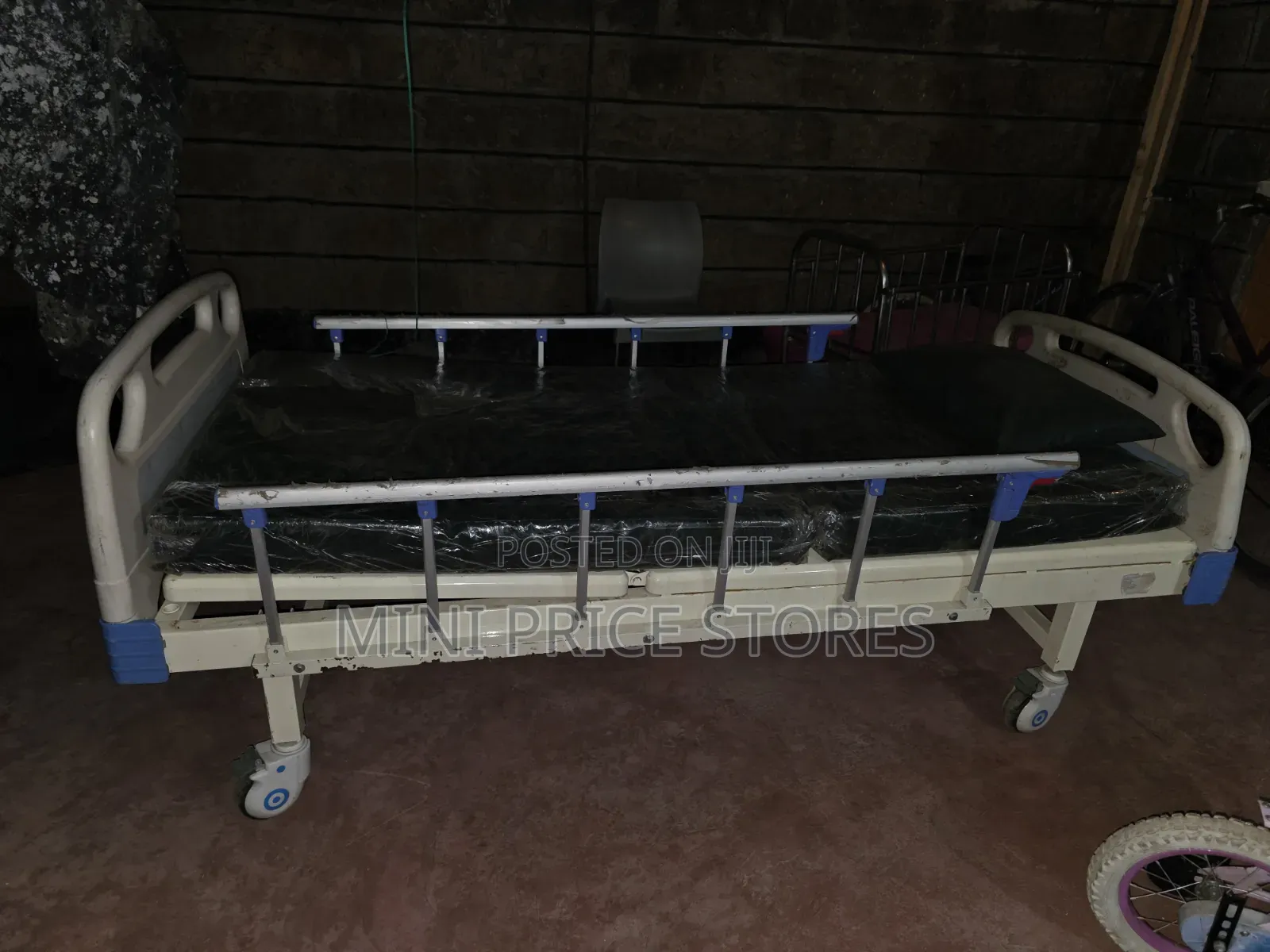 Single Crank Hospital Bed