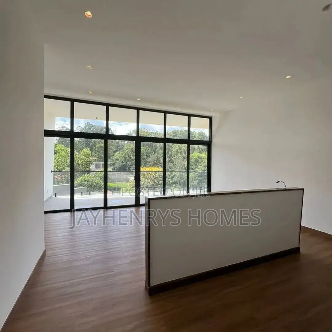 5bdrm House in Nyari for sale