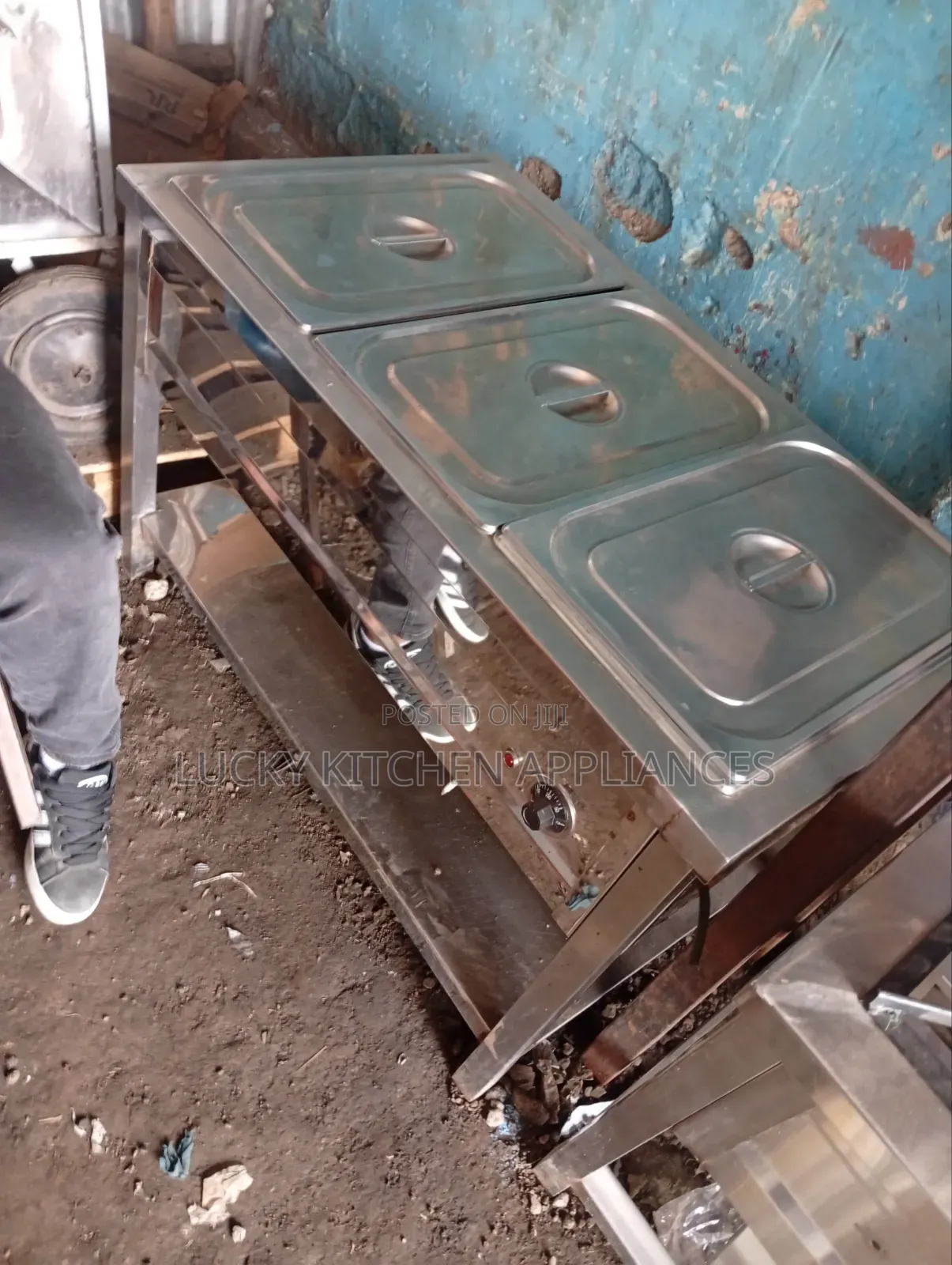 Pure Stainless Steel Food Bain Marine Display.