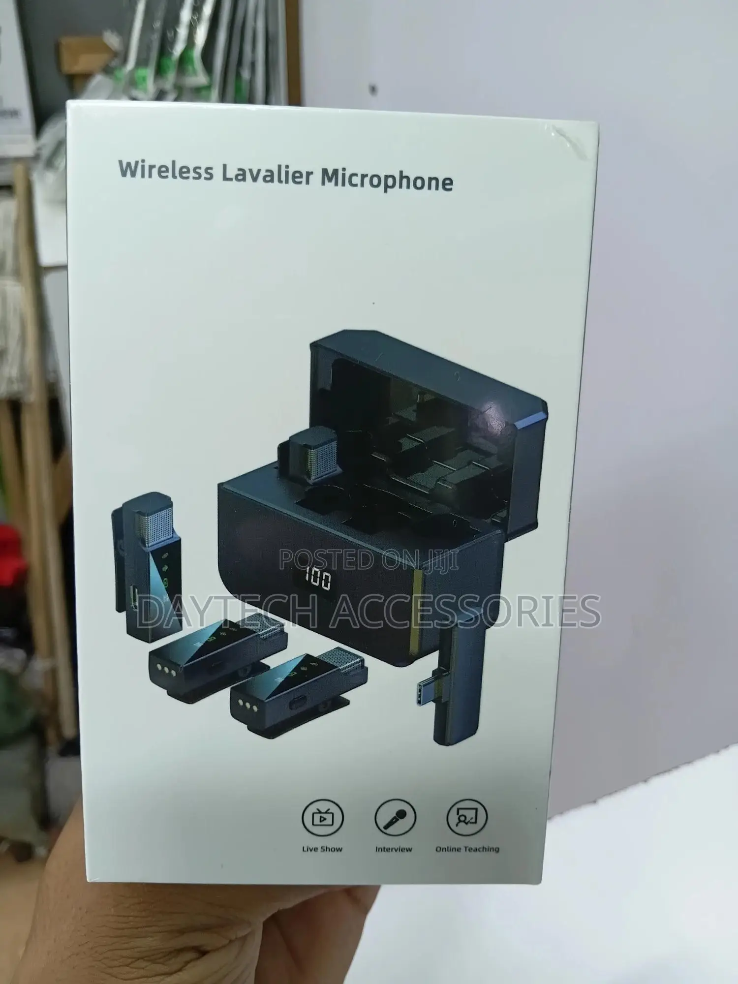 Zerfun 4-in-1 Wireless Lavalier Microphone System With a Charging Case