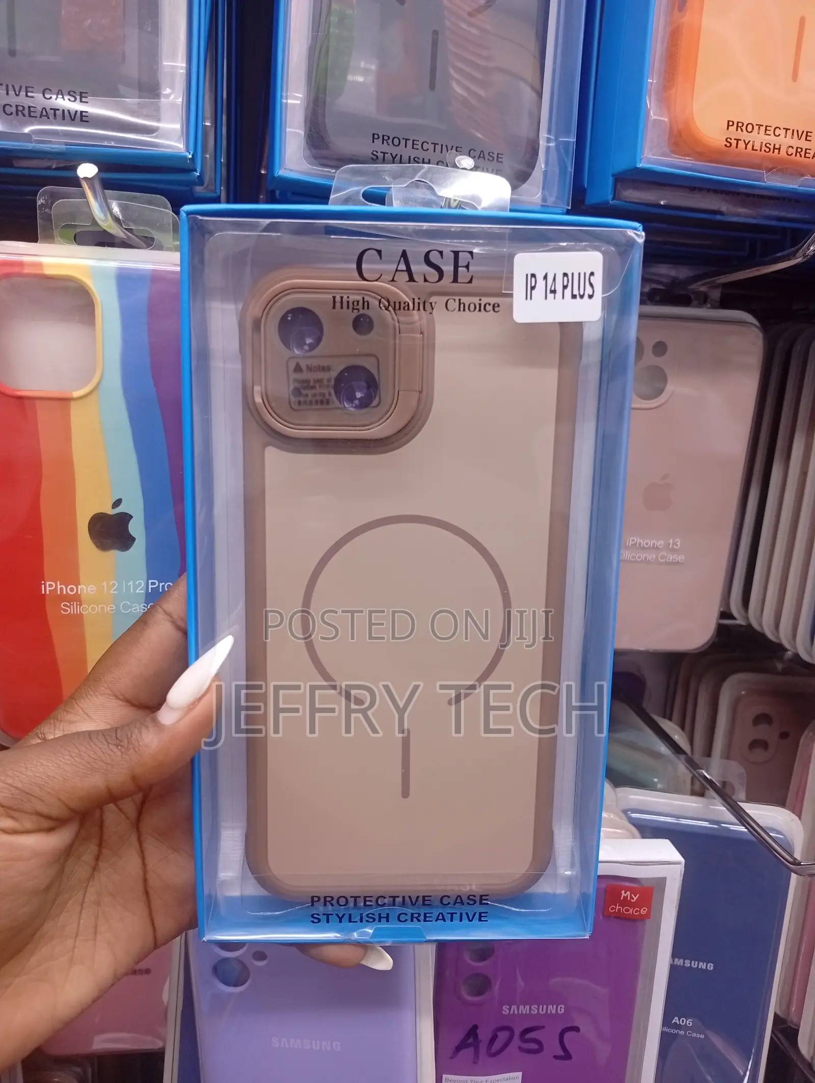 iPhone 14 Plus, Stylish Design and Wireless Charging Case