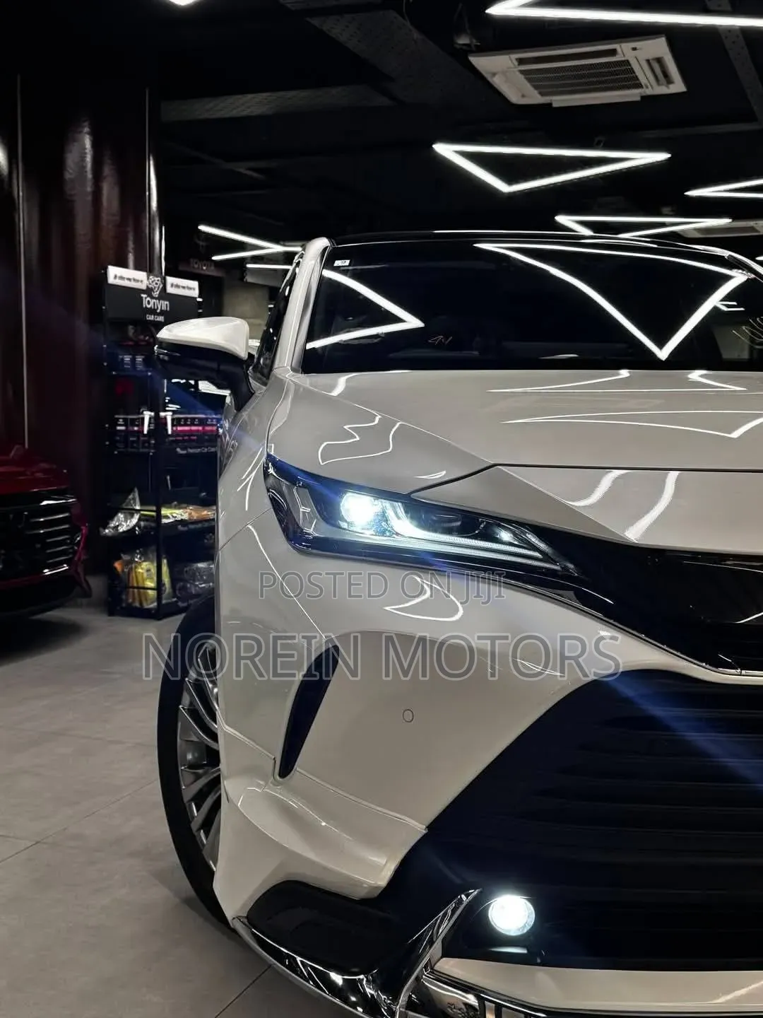 Toyota Harrier 2.0 2020 White