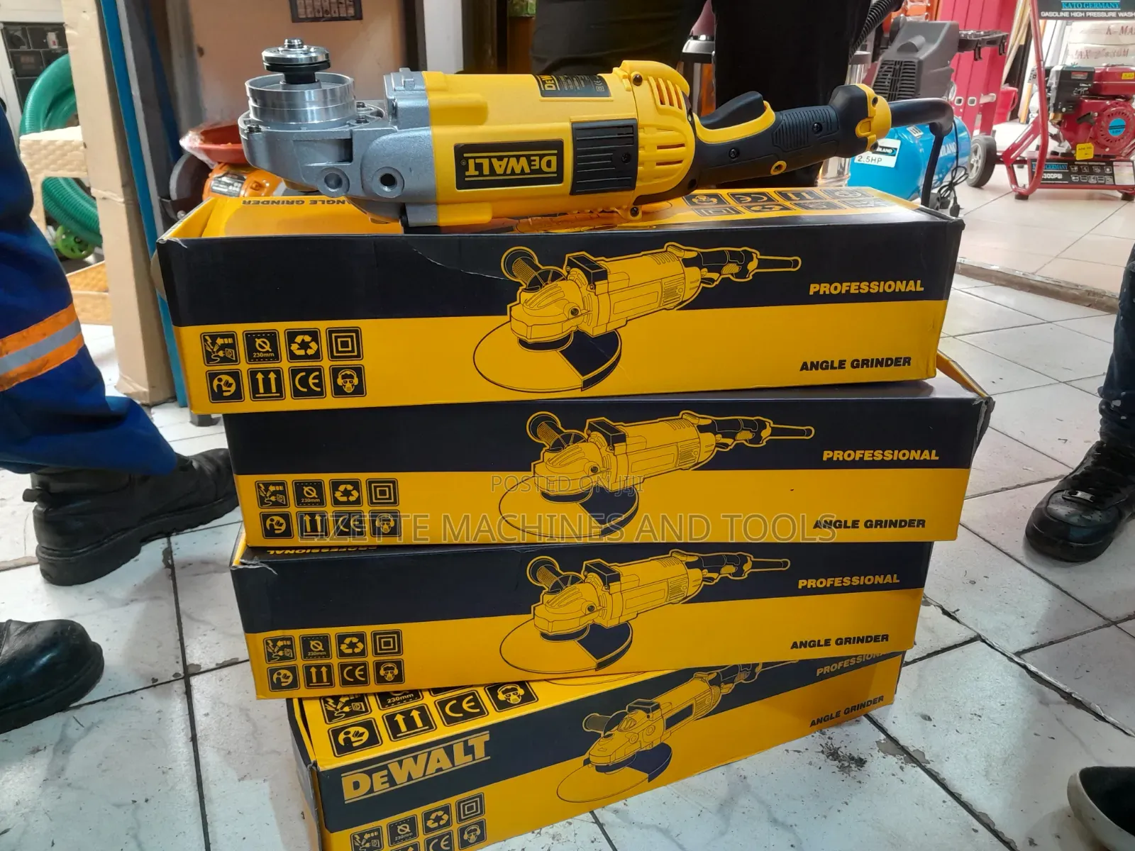 2200w Dewalt 9" Angle Grinder