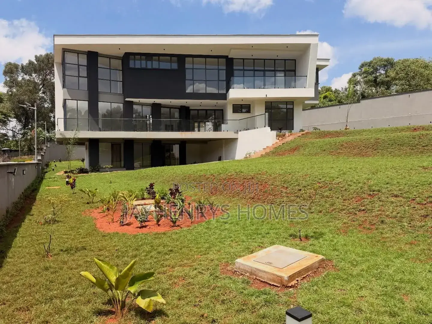 5bdrm Villa in Nyari for sale