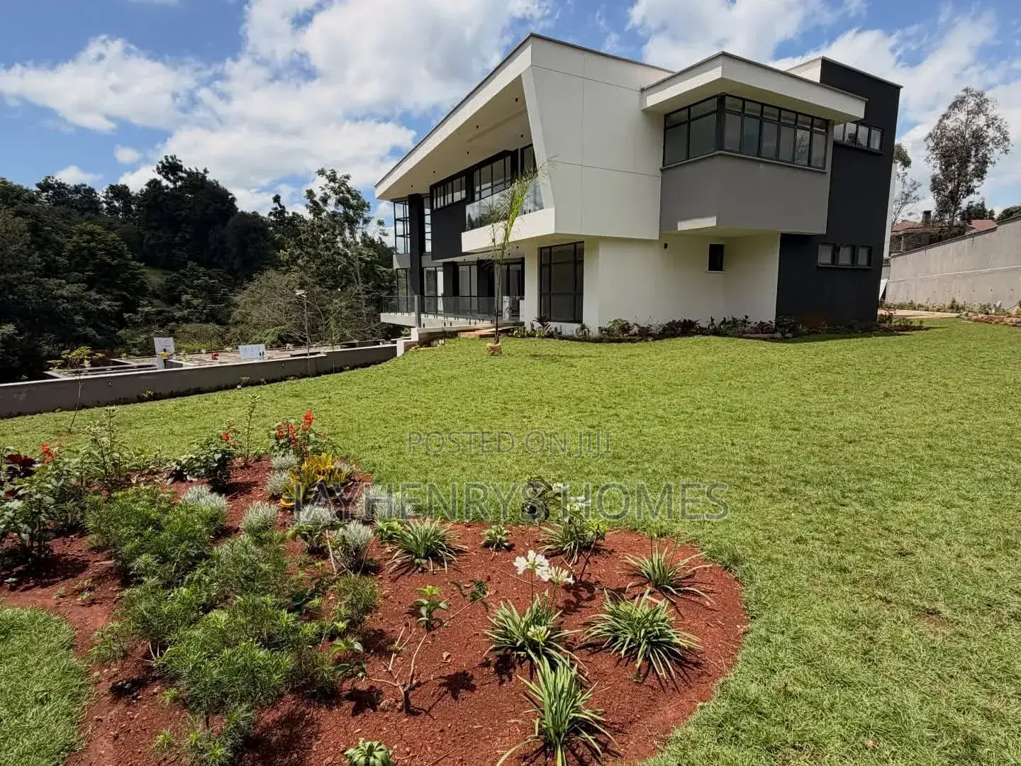 5bdrm Villa in Nyari for sale